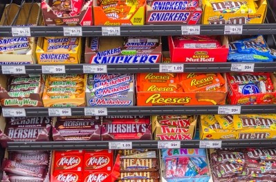 Quri鼓勵糖果和鹹零食公司將產品移出家庭貨架，因為這兩類產品的陳列量都在下降。©iStock /本·哈丁