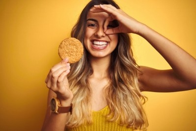 新的研究發現，食物的質地會影響消費者對餅幹的健康和美味的看法。圖片:一些/ AaronAmat
