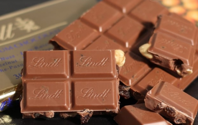 林特巧克力在歐洲和加拿大表演
