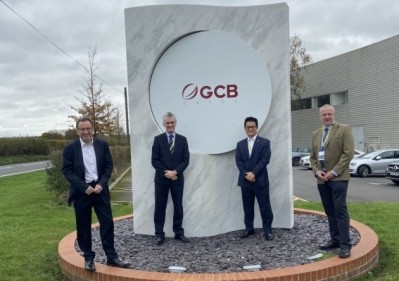 GCB Cocoa正式接管英國工廠。圖片(從左到右):Chris Starkie(新英格利亞LEP)， James Cartlidge議員，Khai Vualnam (GCB Cocoa)， Cllr Michael Holt (Babergh區議會